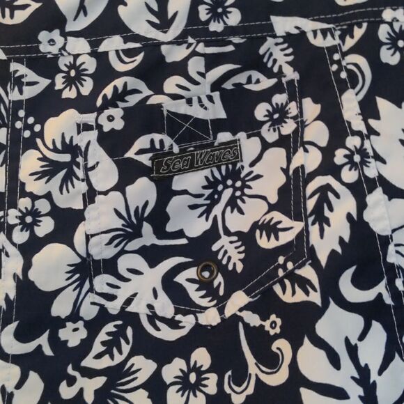 2 for $20 Sea Waves Nave Blue + White Floral Board Shorts Size 9 - Picture 4 of 6